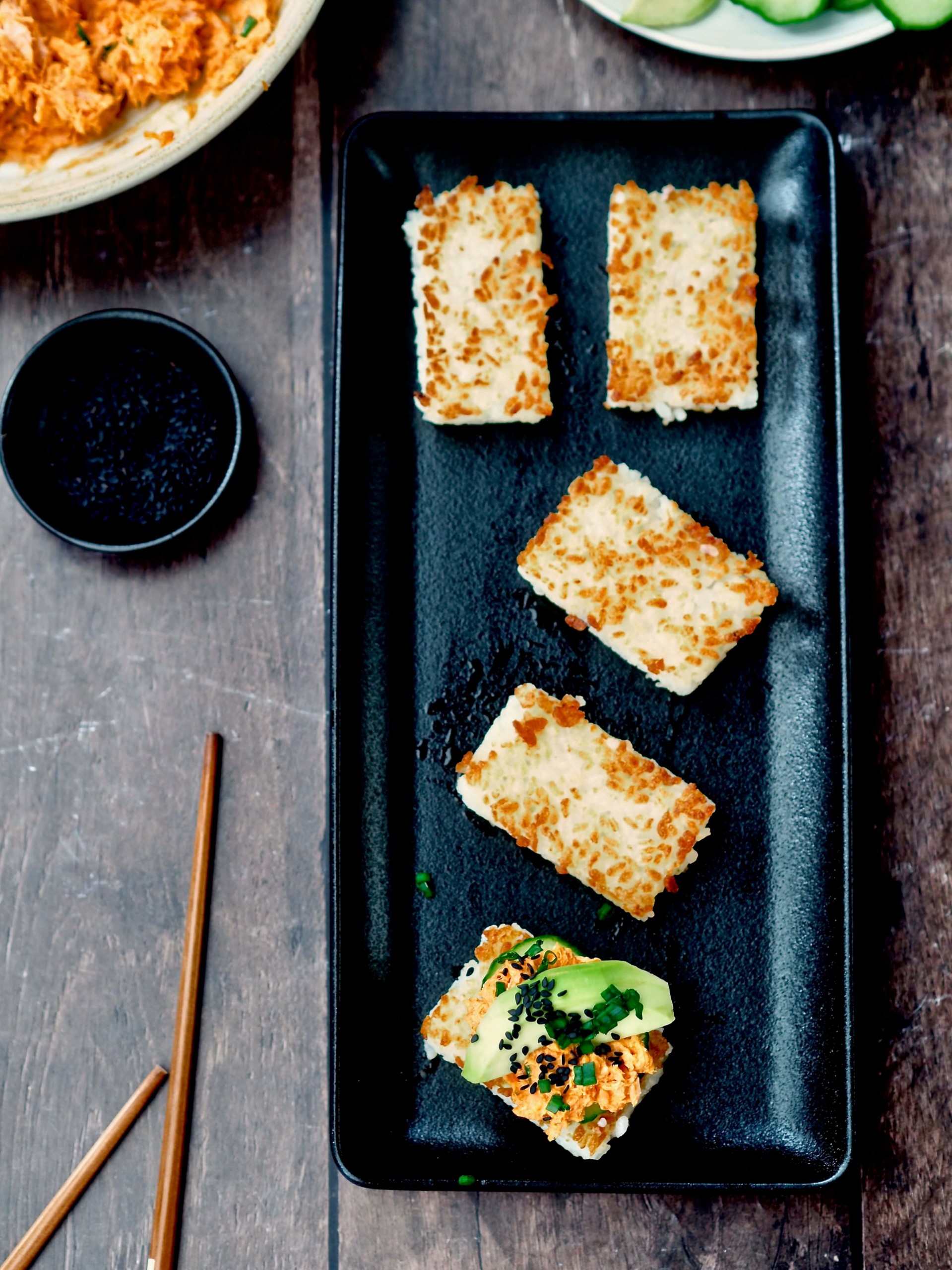 Crispy rice sushi lohi